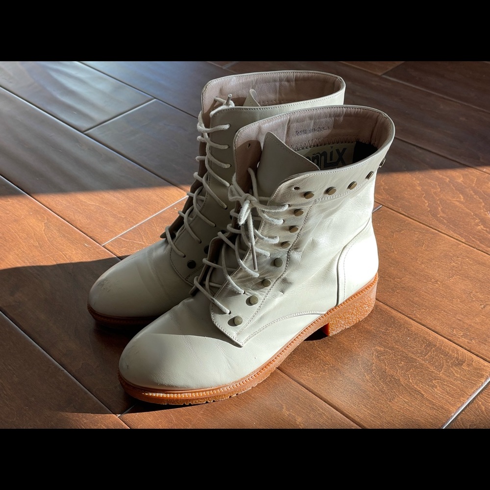 Women's Sherpa-lined Ankle Combat Boots